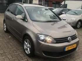 Volkswagen Golf (2009) thumbnail 2
