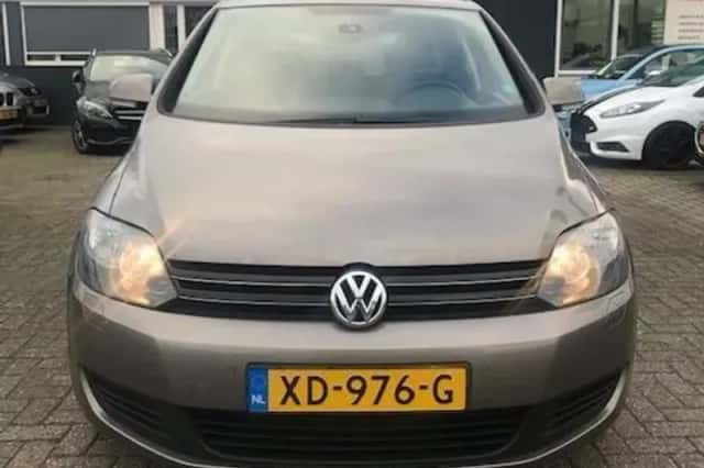 Volkswagen Golf (2009) thumbnail 3