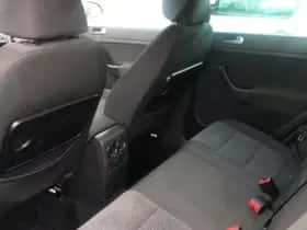 Volkswagen Golf (2009) thumbnail 4