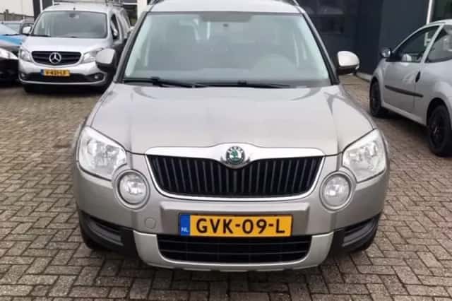 Škoda Yeti (2012) thumbnail 2