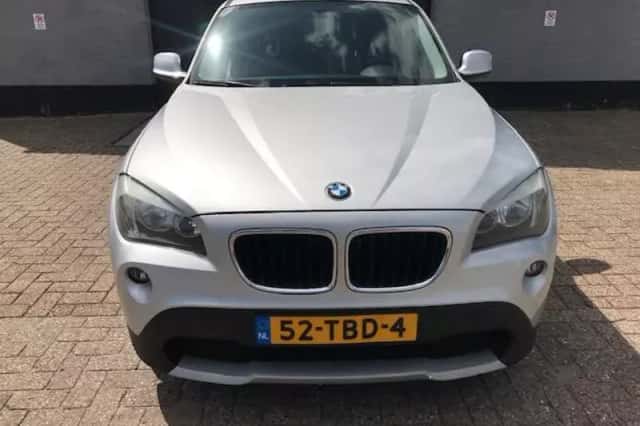 BMW X1 (2011) thumbnail 2