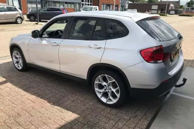 BMW X1 (2011) thumbnail 4