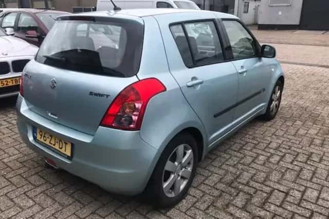 Suzuki Swift (2008) thumbnail 4