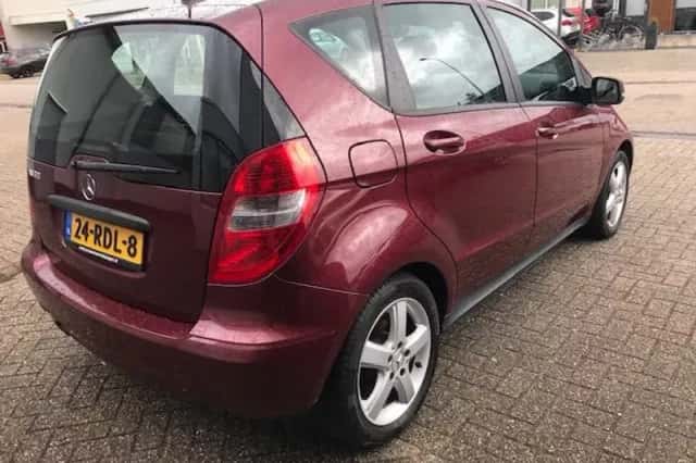 Mercedes-Benz A-Klasse (2011) thumbnail 3