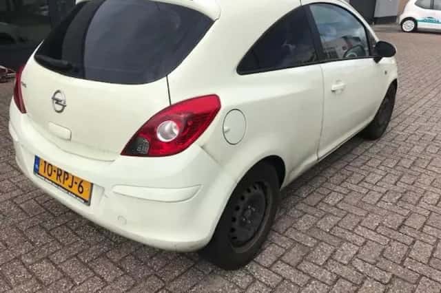 Opel Corsa (2011) thumbnail 6