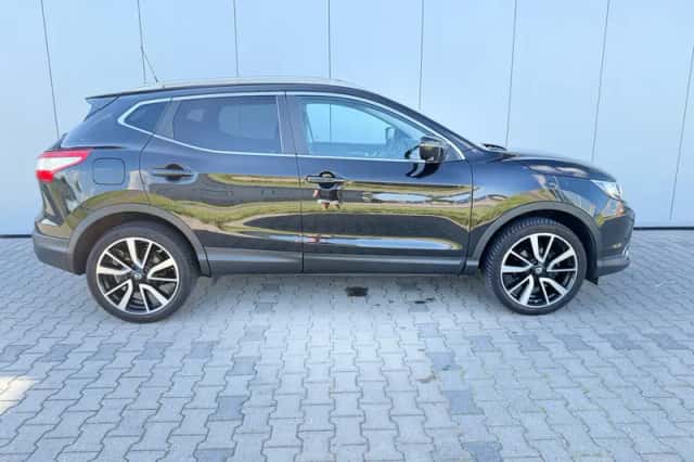 Nissan Qashqai (2016) thumbnail 2