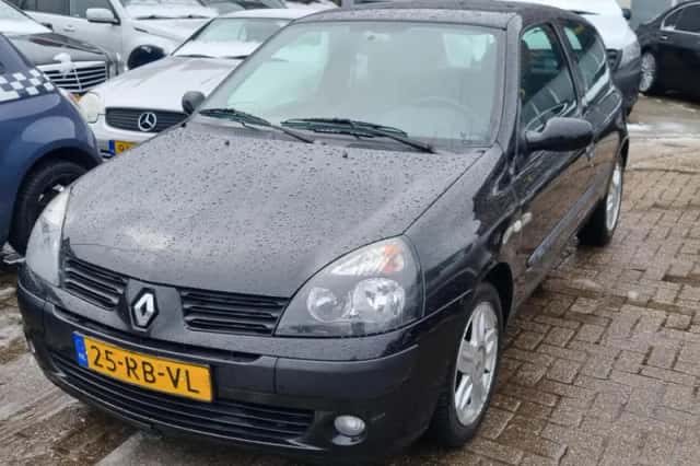 Renault Clio (2005) thumbnail 1