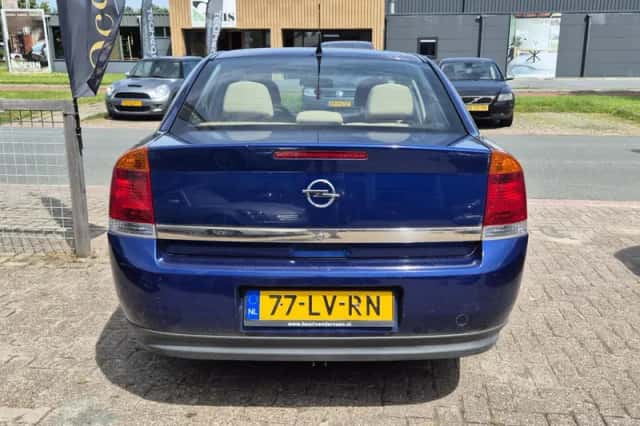 Opel Vectra (2003) thumbnail 3