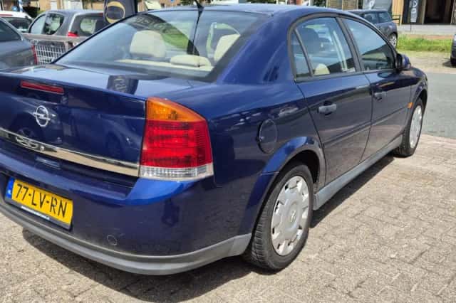 Opel Vectra (2003) thumbnail 6