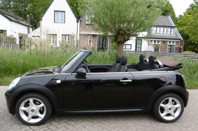 MINI Cabrio (2010) thumbnail 1