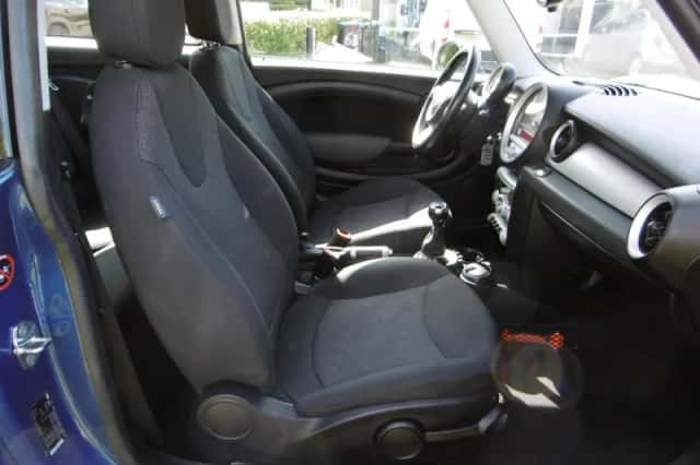 MINI Cooper (2009) thumbnail 5