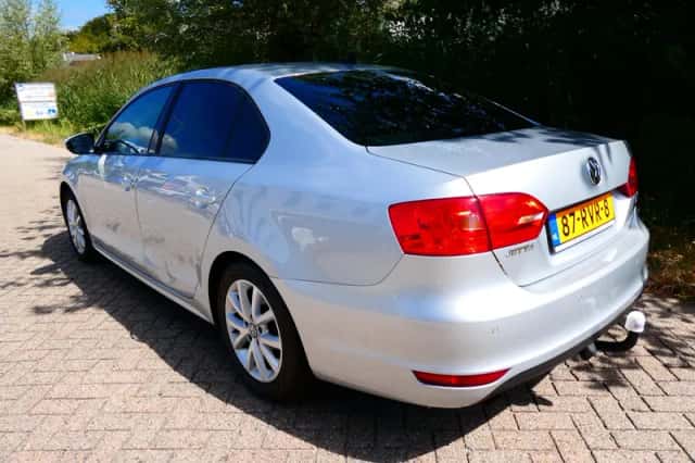 Volkswagen Jetta (2011) thumbnail 5