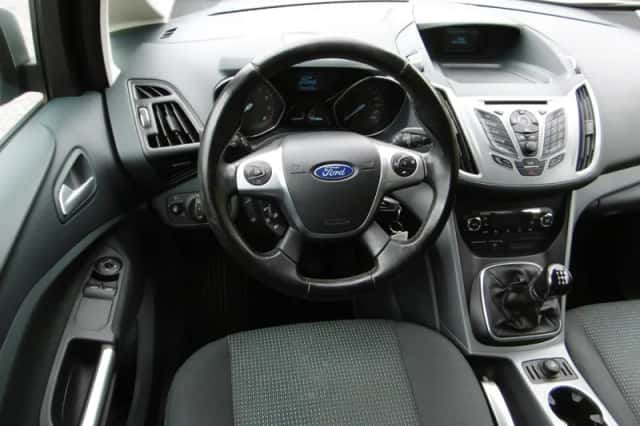 Ford C-Max (2015) thumbnail 2