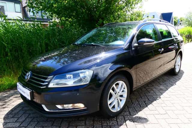 Volkswagen Passat (2011) thumbnail 1