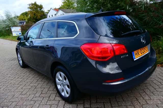 Opel Astra (2015) thumbnail 5