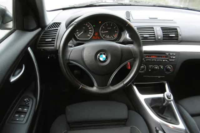 BMW 1-Serie (2009) thumbnail 2