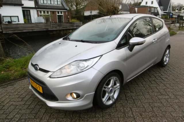 Ford Fiesta (2012) thumbnail 1