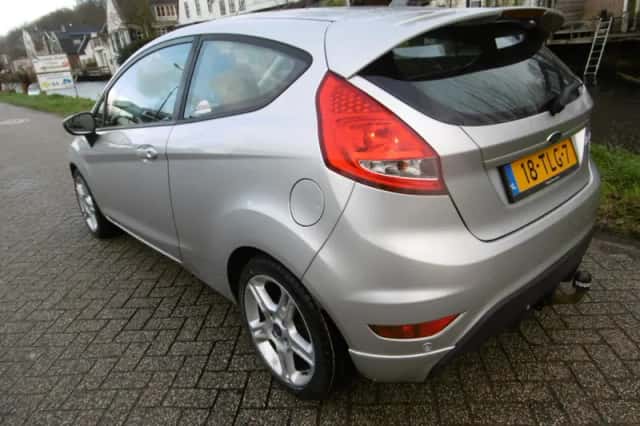 Ford Fiesta (2012) thumbnail 5