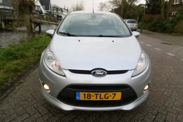 Ford Fiesta (2012) thumbnail 6