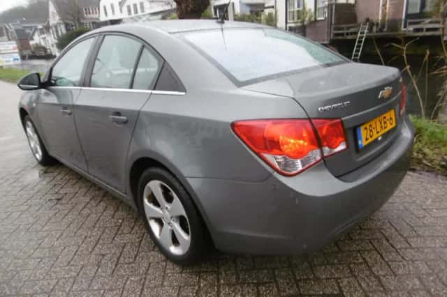 Chevrolet Cruze (2010) thumbnail 5