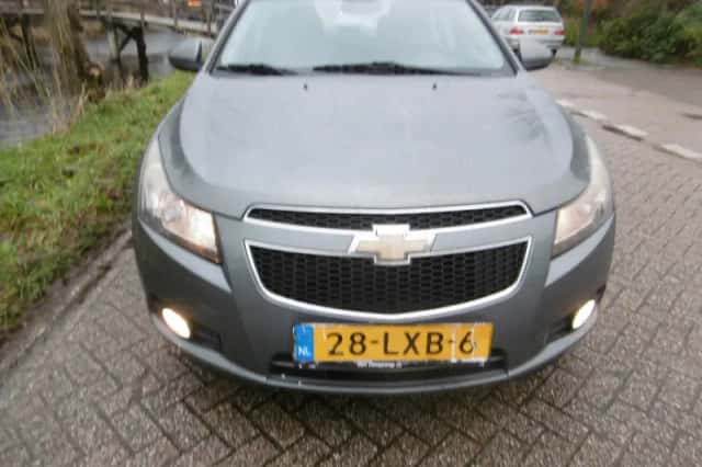 Chevrolet Cruze (2010) thumbnail 6