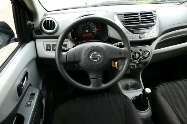 Nissan Pixo (2010) thumbnail 2