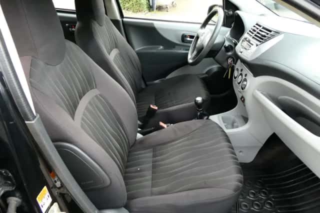 Nissan Pixo (2010) thumbnail 3