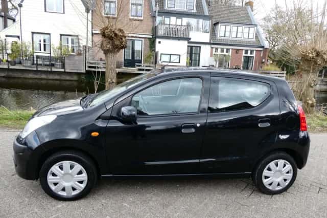 Nissan Pixo (2010) thumbnail 4