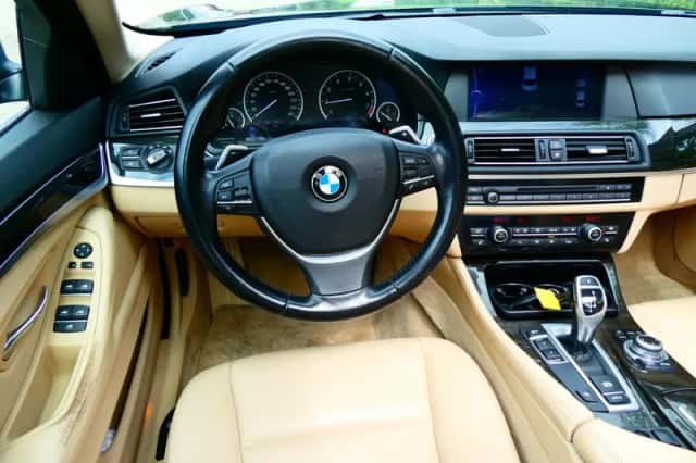 BMW 5-Serie (2012) thumbnail 2