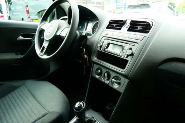 Volkswagen Polo (2014) thumbnail 2