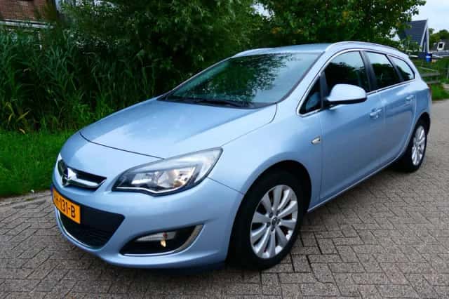 Opel Astra (2015) thumbnail 4