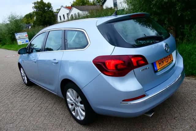 Opel Astra (2015) thumbnail 5