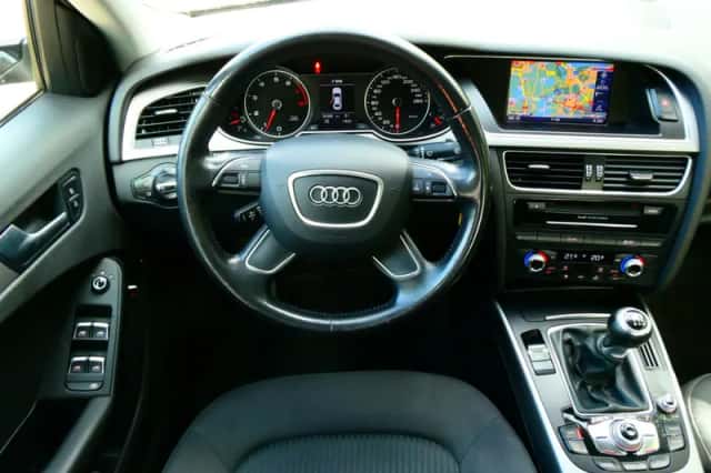 Audi A4 (2013) thumbnail 3