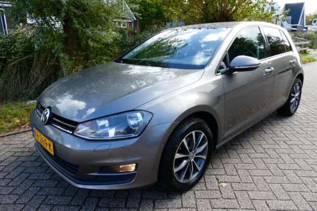 Volkswagen Golf (2016) thumbnail 1