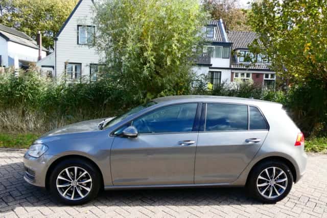 Volkswagen Golf (2016) thumbnail 3