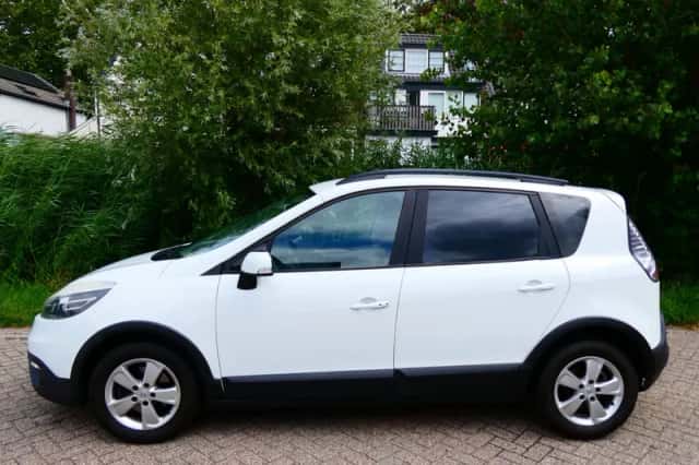 Renault Scénic (2013) thumbnail 4