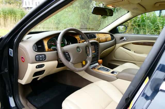 Jaguar S-Type (2005) thumbnail 3