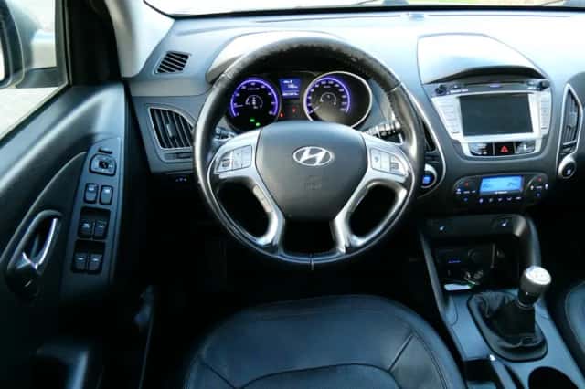 Hyundai ix35 (2011) thumbnail 2