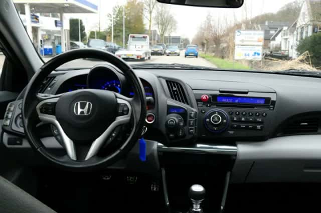Honda CR-Z (2010) thumbnail 2