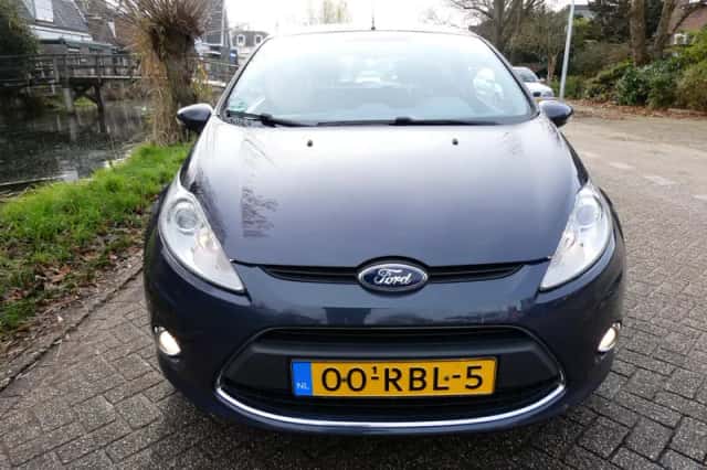 Ford Fiesta (2011) thumbnail 6