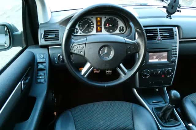 Mercedes-Benz B-Klasse (2010) thumbnail 2