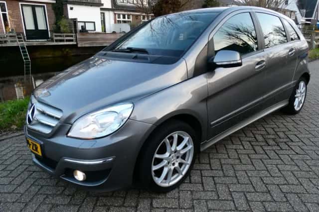 Mercedes-Benz B-Klasse (2010) thumbnail 4