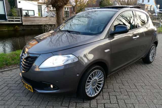 Lancia Ypsilon (2012) thumbnail 1