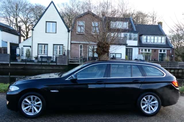BMW 5-Serie (2011) thumbnail 1
