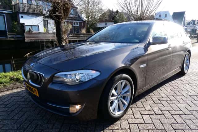 BMW 5-Serie (2011) thumbnail 1