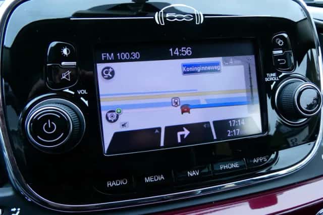 Fiat 500 (2015) thumbnail 2