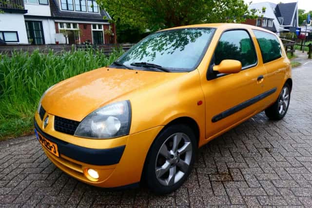 Renault Clio (2002) thumbnail 1