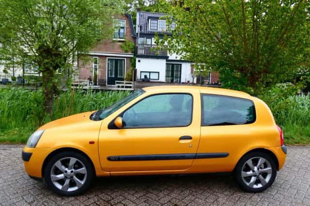 Renault Clio (2002) thumbnail 4