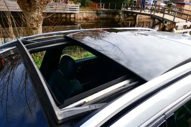 Mercedes-Benz E-Klasse (2013) thumbnail 2