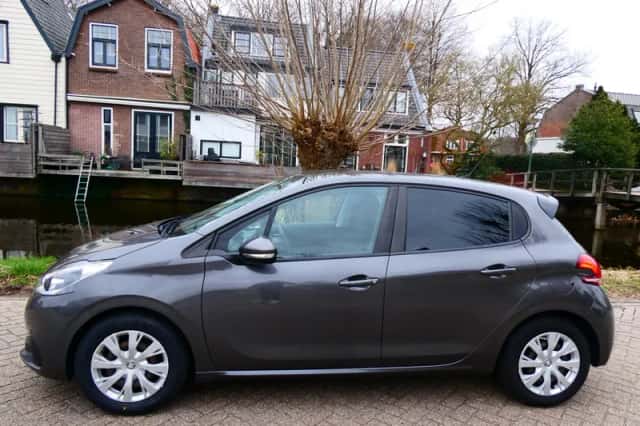 Peugeot 208 (2018) thumbnail 1